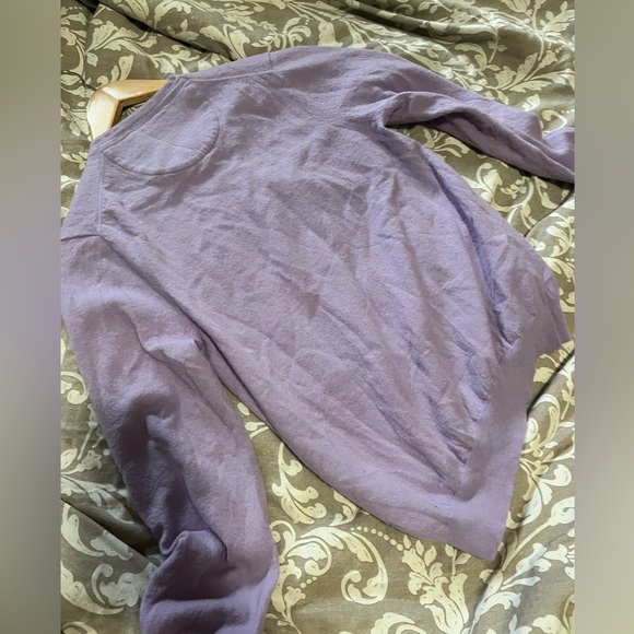 Wool / Cashmere lavender v neck sweater size small - Picture 8 of 8